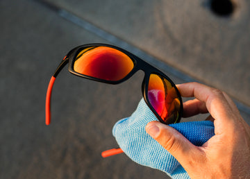 Dishwashing detergent is the best for clean sunglasses. - Torege® Eyewear
